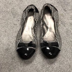 Tahari Gibson ballet flat